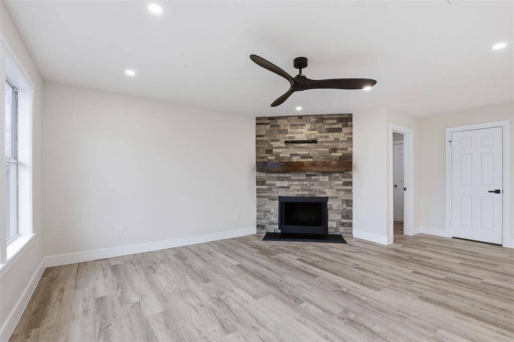 Saginaw, TX 76179,640 Fossil Wood Drive