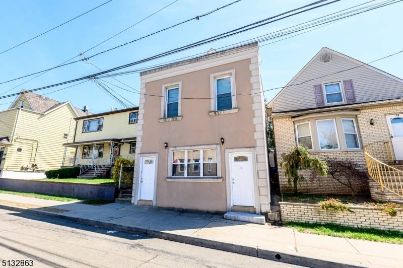 Garfield City, NJ 07026,82 Pacific Ave #3