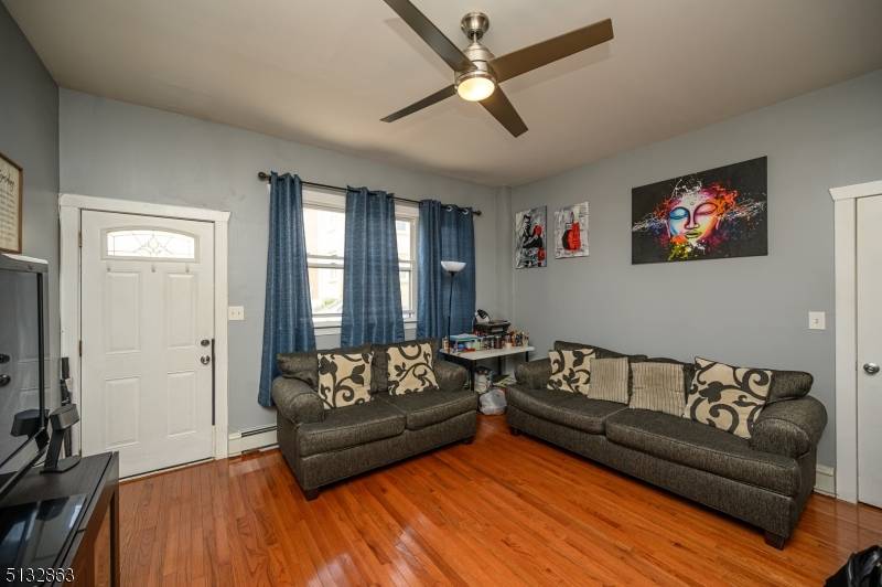 Garfield City, NJ 07026,82 Pacific Ave #3