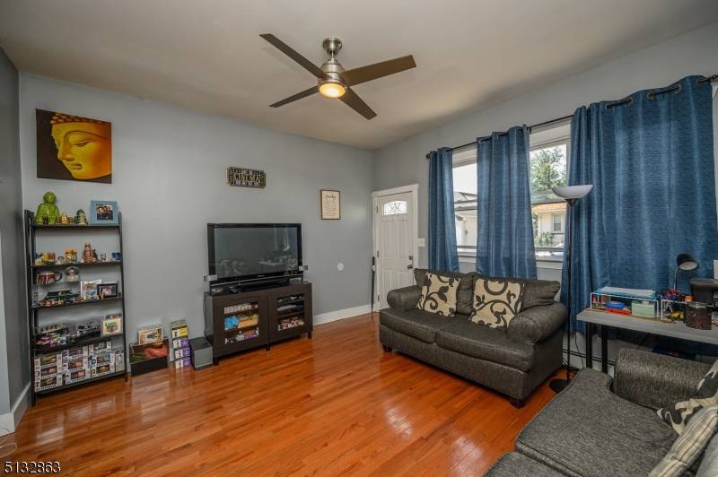 Garfield City, NJ 07026,82 Pacific Ave #3