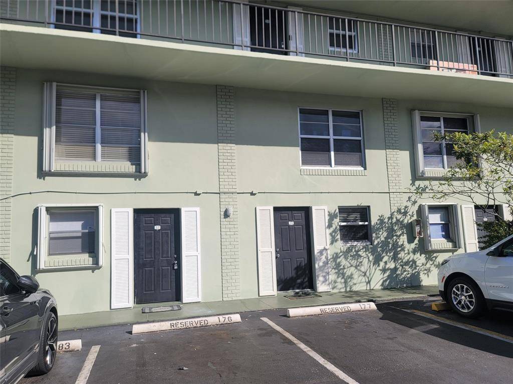 Oakland Park, FL 33311,805 W Oakland Park Blvd #E7