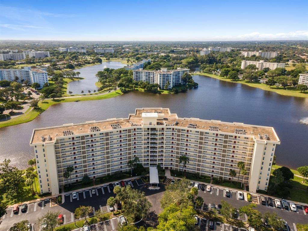 Pompano Beach, FL 33069,3095 N Course Dr #412