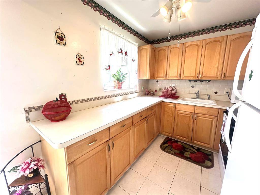 Deerfield Beach, FL 33442,84 Markham  E #84