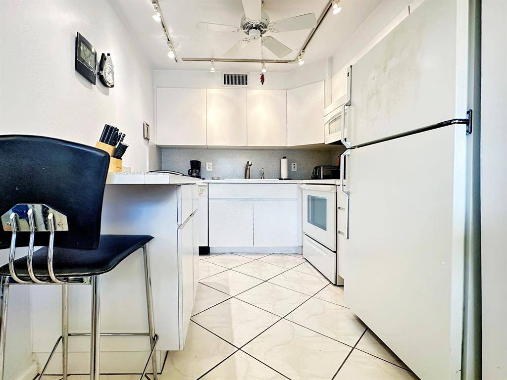 Deerfield Beach, FL 33442,519 Tilford X #519