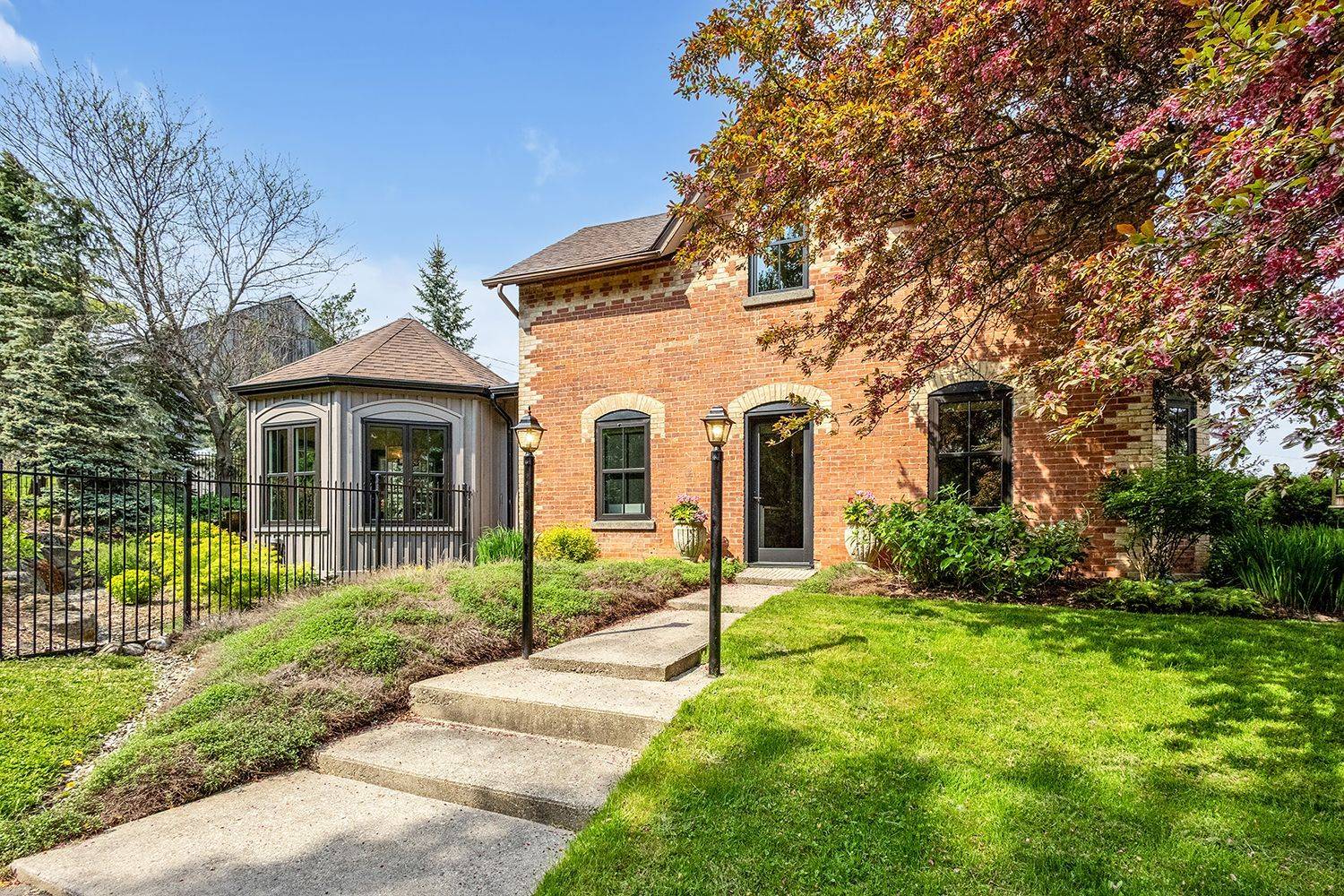 Caledon, ON L7K 0H9,2052 Highpoint Side Road