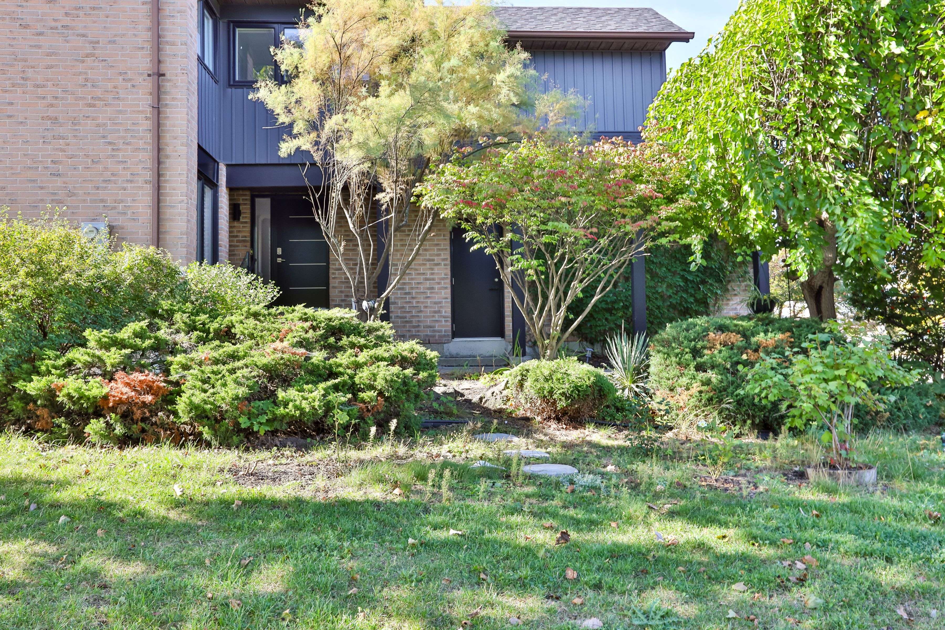 Mississauga, ON L5R 1T5,168 Kingsbridge Garden CIR