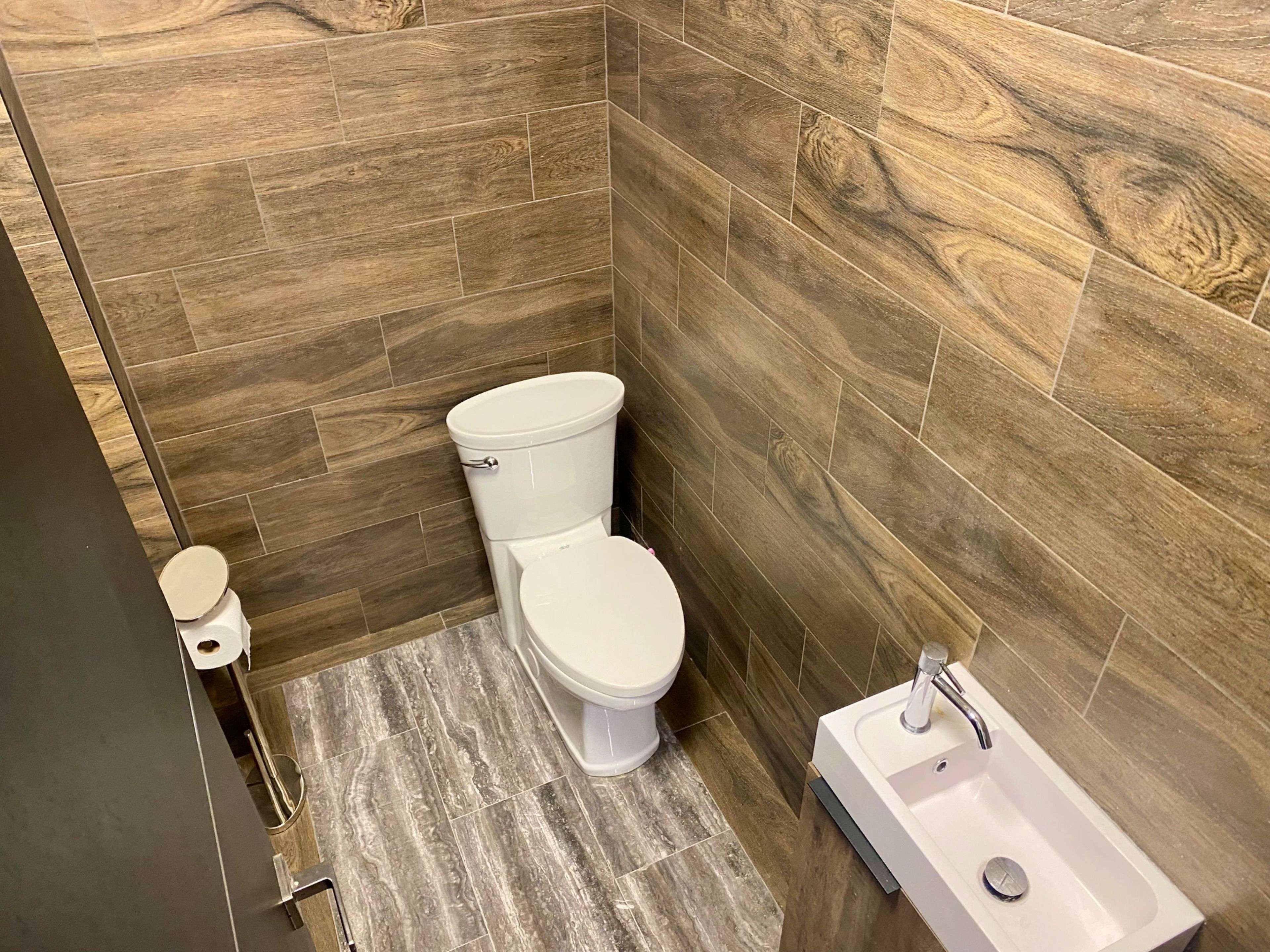 Brampton, ON L6P 0H9,6475 Mayfield RD #204