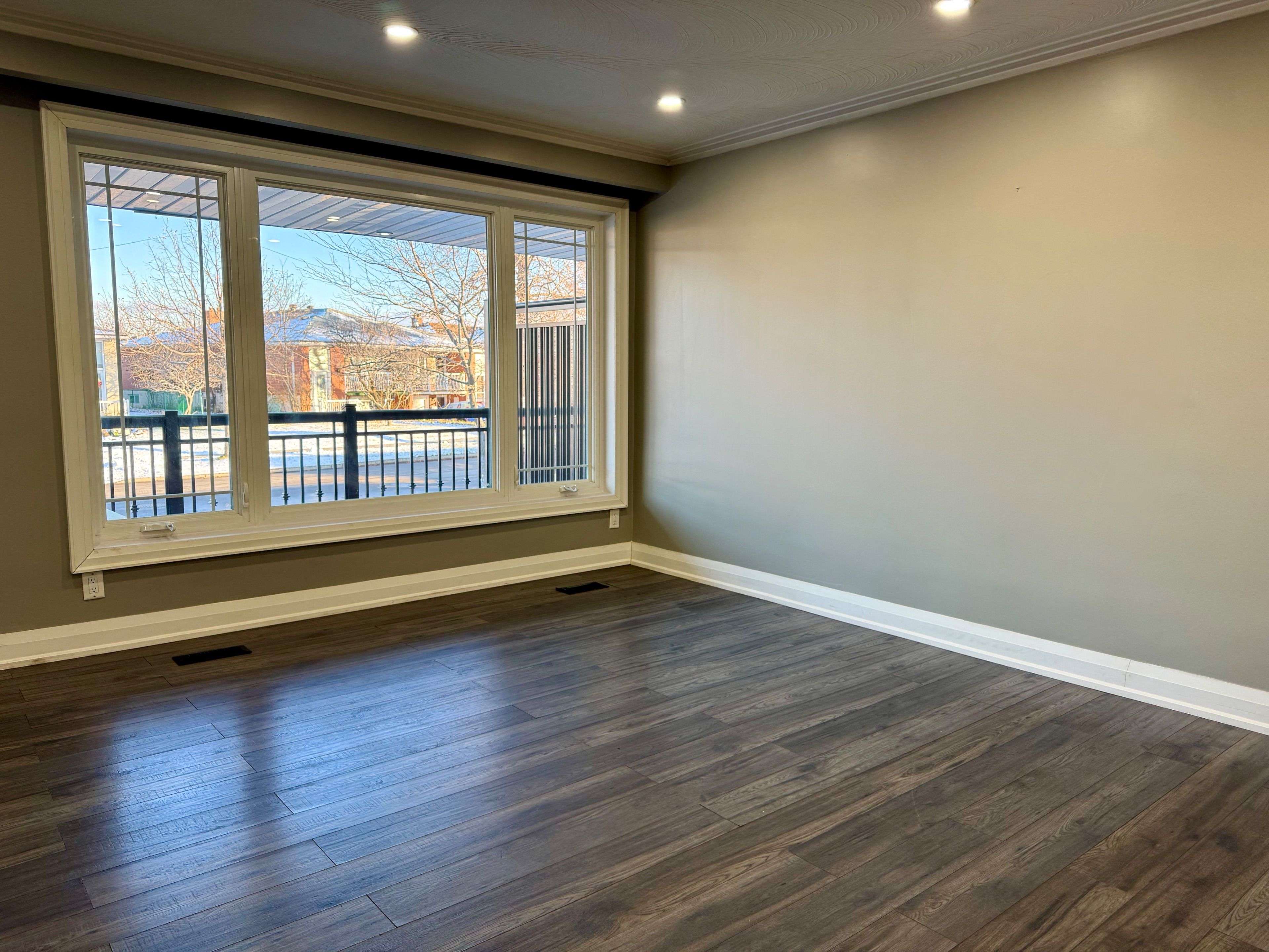 Toronto W05, ON M3N 1V1,70 Hisey CRES