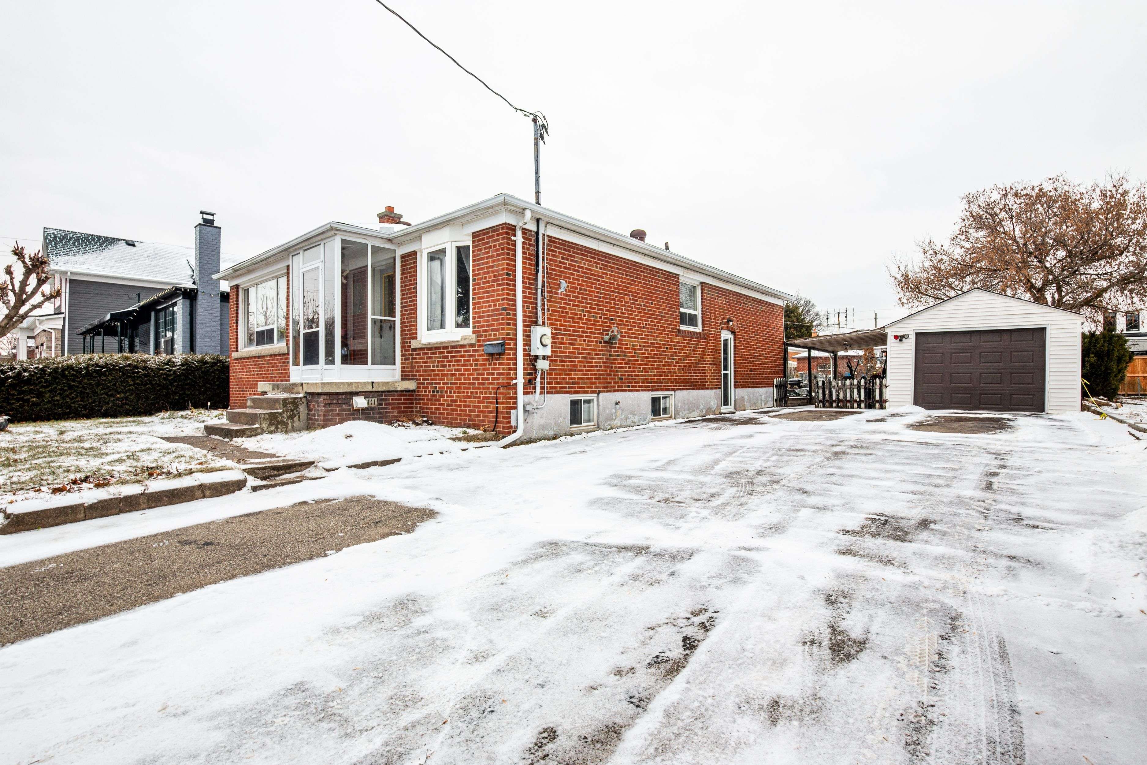 Oakville, ON L6K 2N3,257 Woodale AVE
