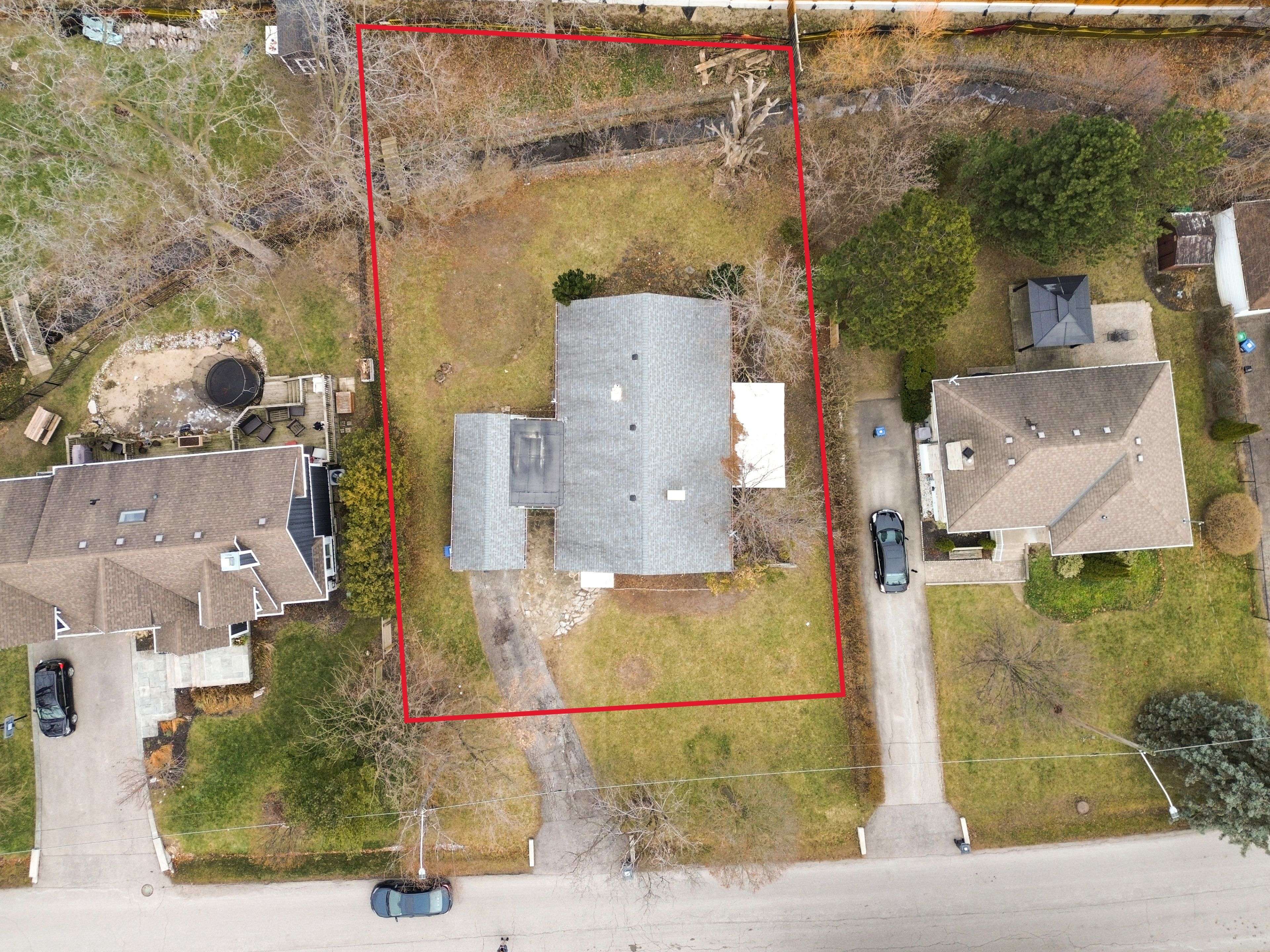 Mississauga, ON L5G 3G2,1235 Old River RD