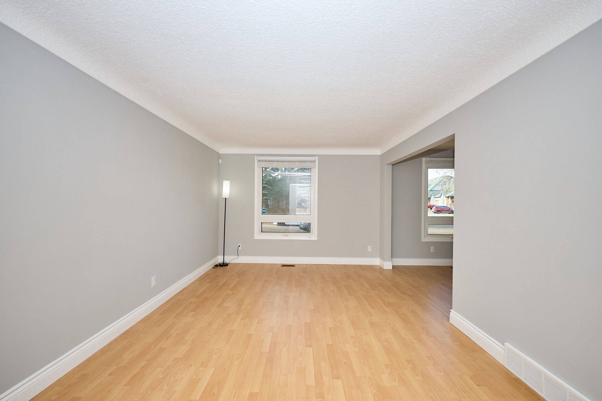 Niagara Falls, ON L2J 4B7,3810 Orlando DR