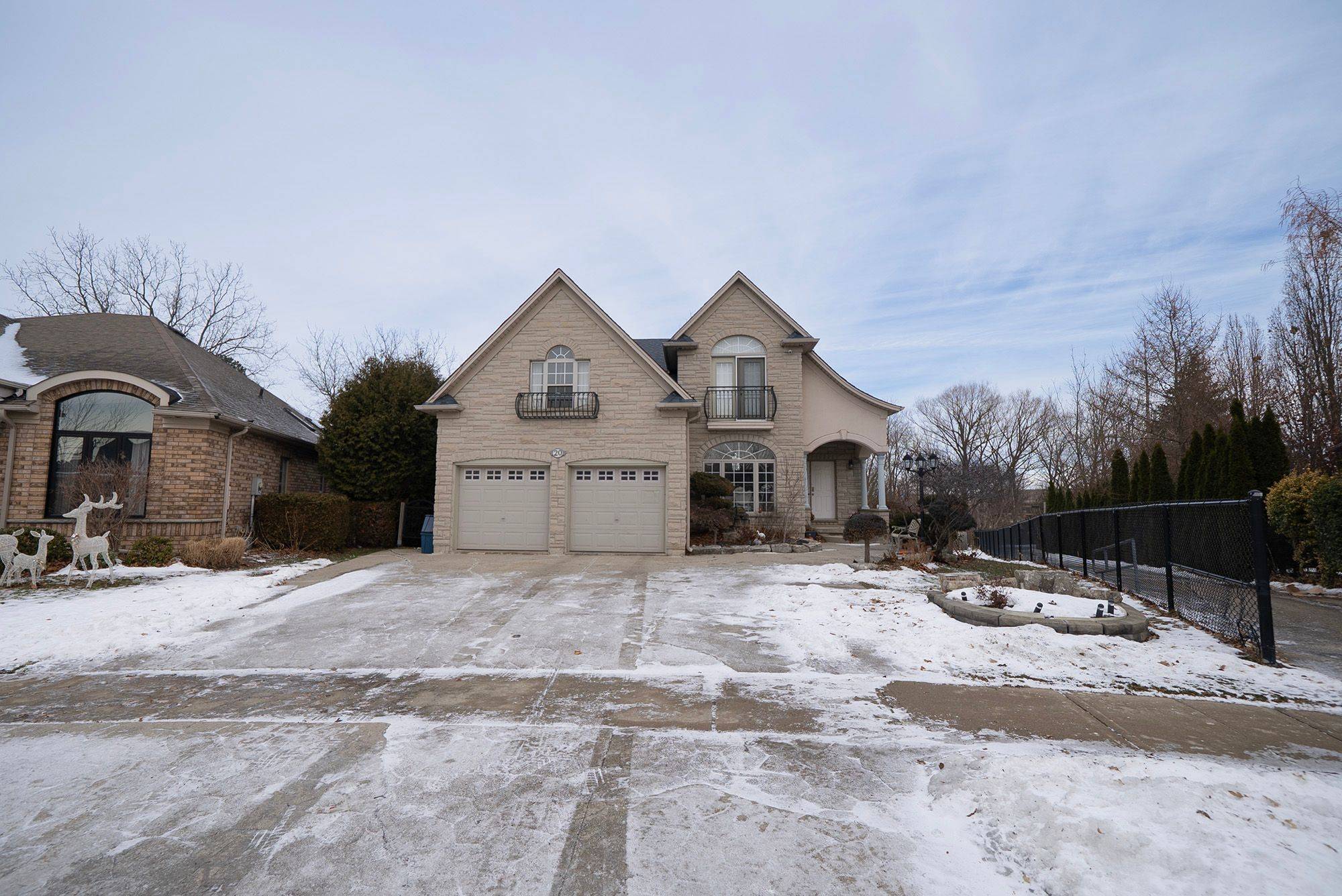 Brantford, ON N3R 7Z4,20 Casson LN #LOWER