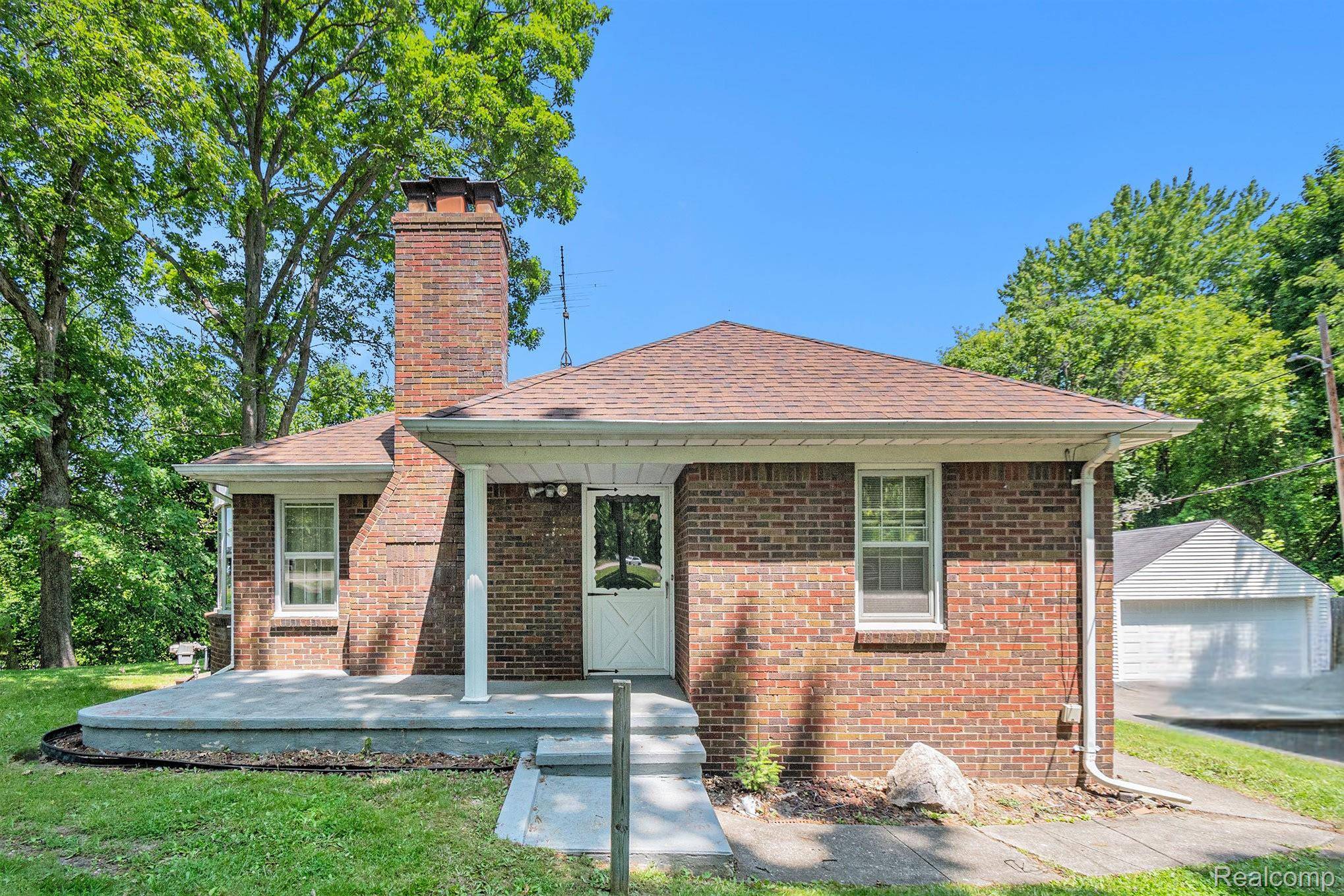 Fenton, MI 48430,3382 W Silver Lake RD