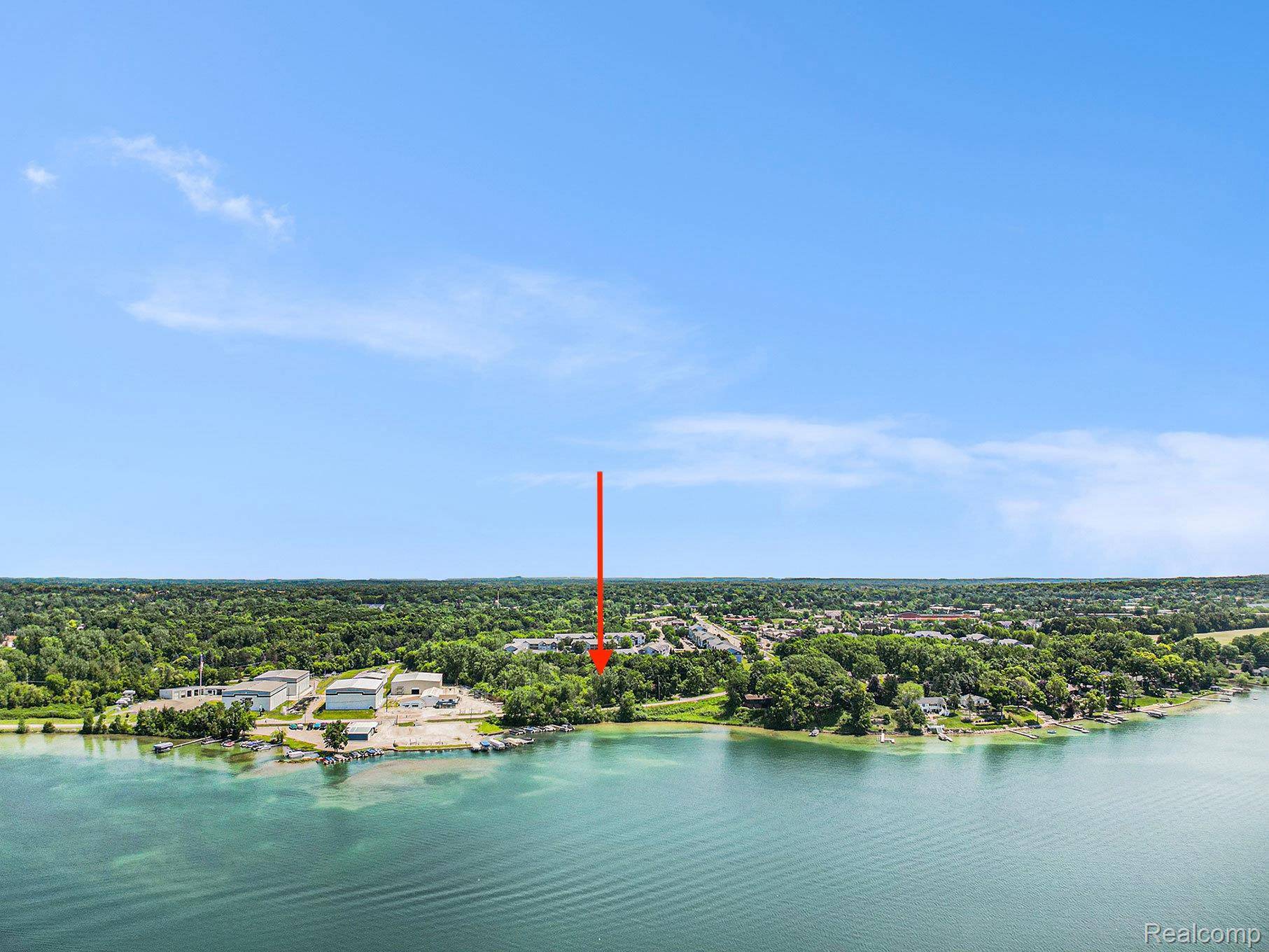 Fenton, MI 48430,3382 W Silver Lake RD