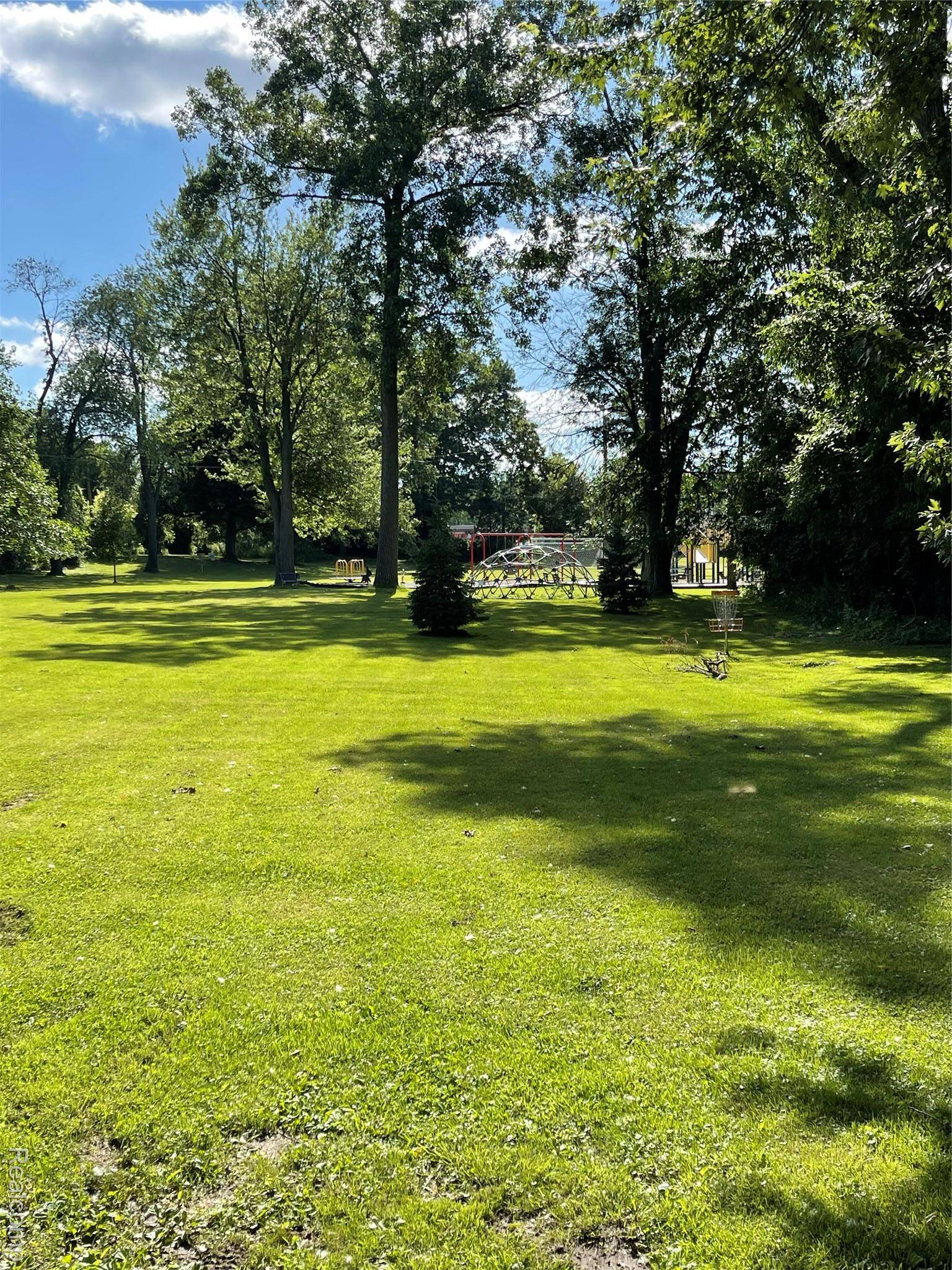 Keego Harbor, MI 48320,2428 Willow Beach ST