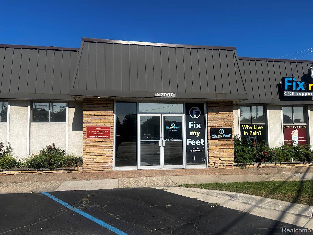 Royal Oak, MI 48073,32000 Woodward AVE