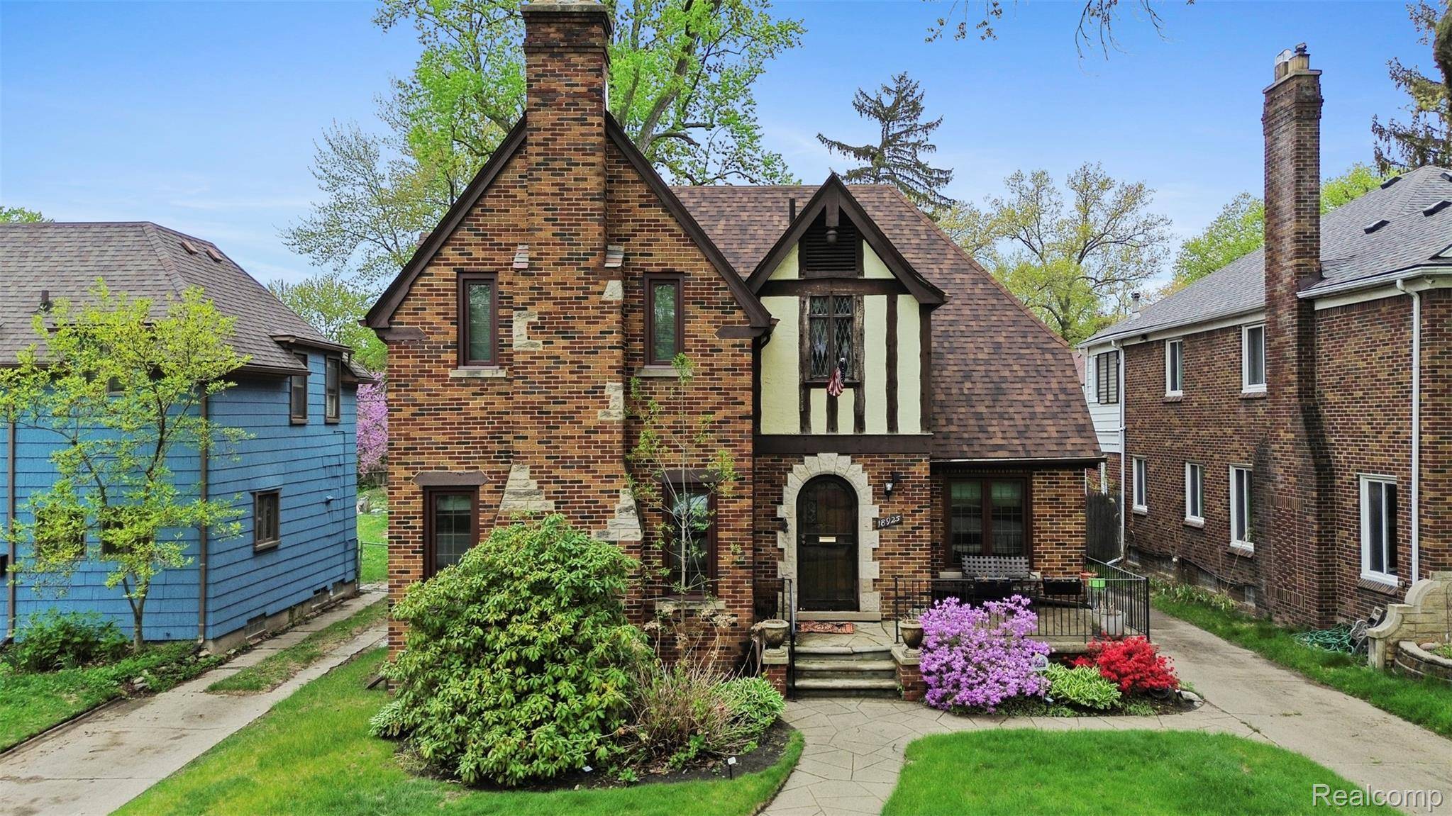 Detroit, MI 48221,18925 Birchcrest DR