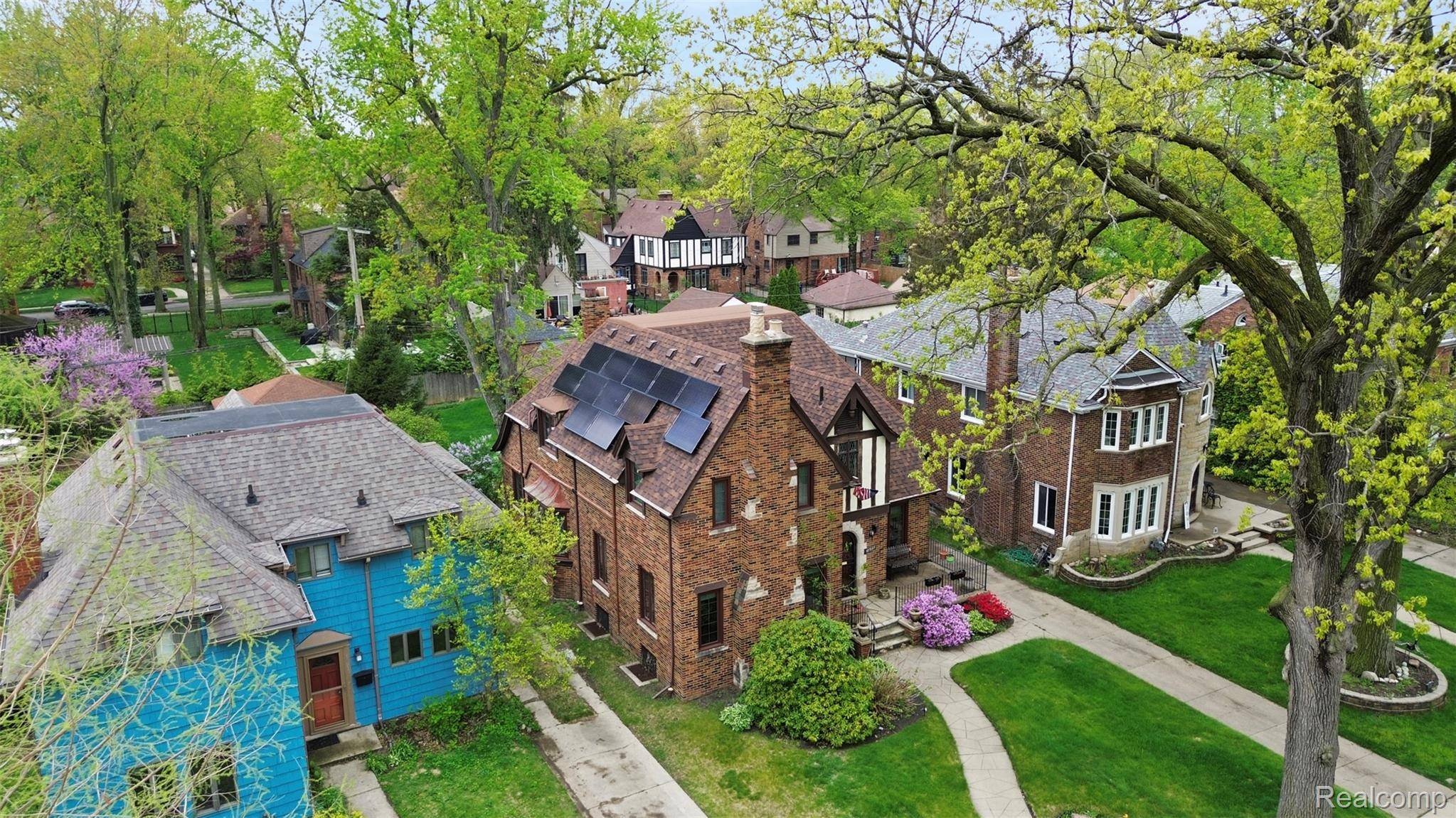 Detroit, MI 48221,18925 Birchcrest DR