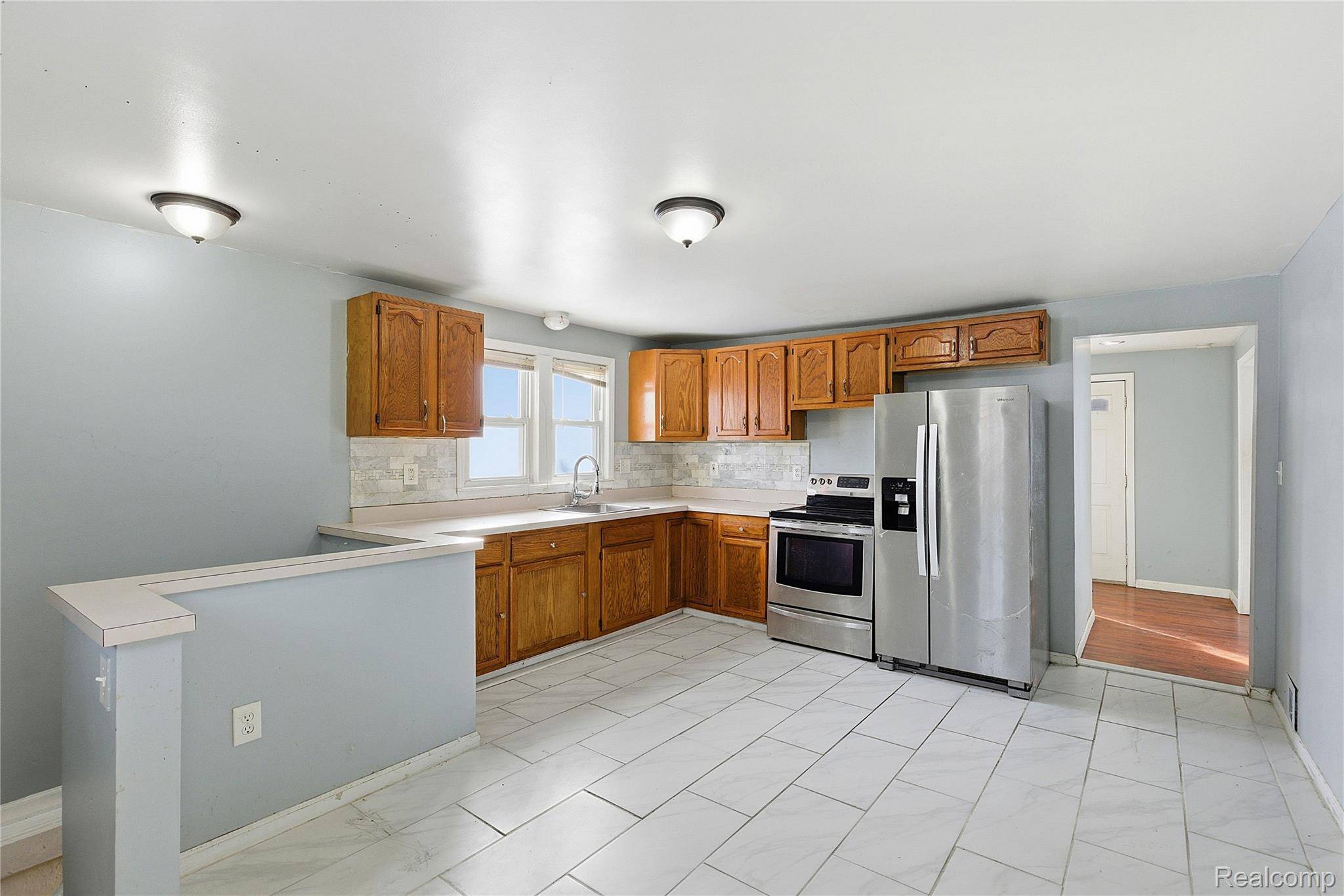 Dearborn Heights, MI 48125,5315 Edgewood ST