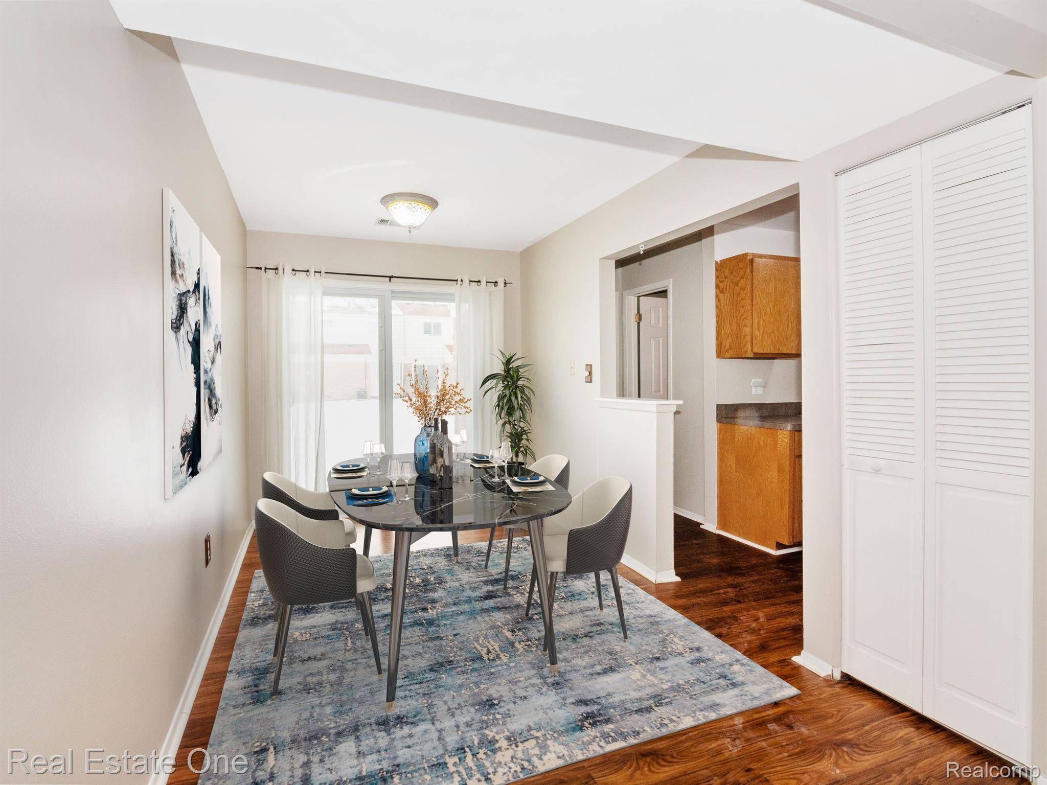 Waterford, MI 48327,1323 LAUREL VALLEY DR