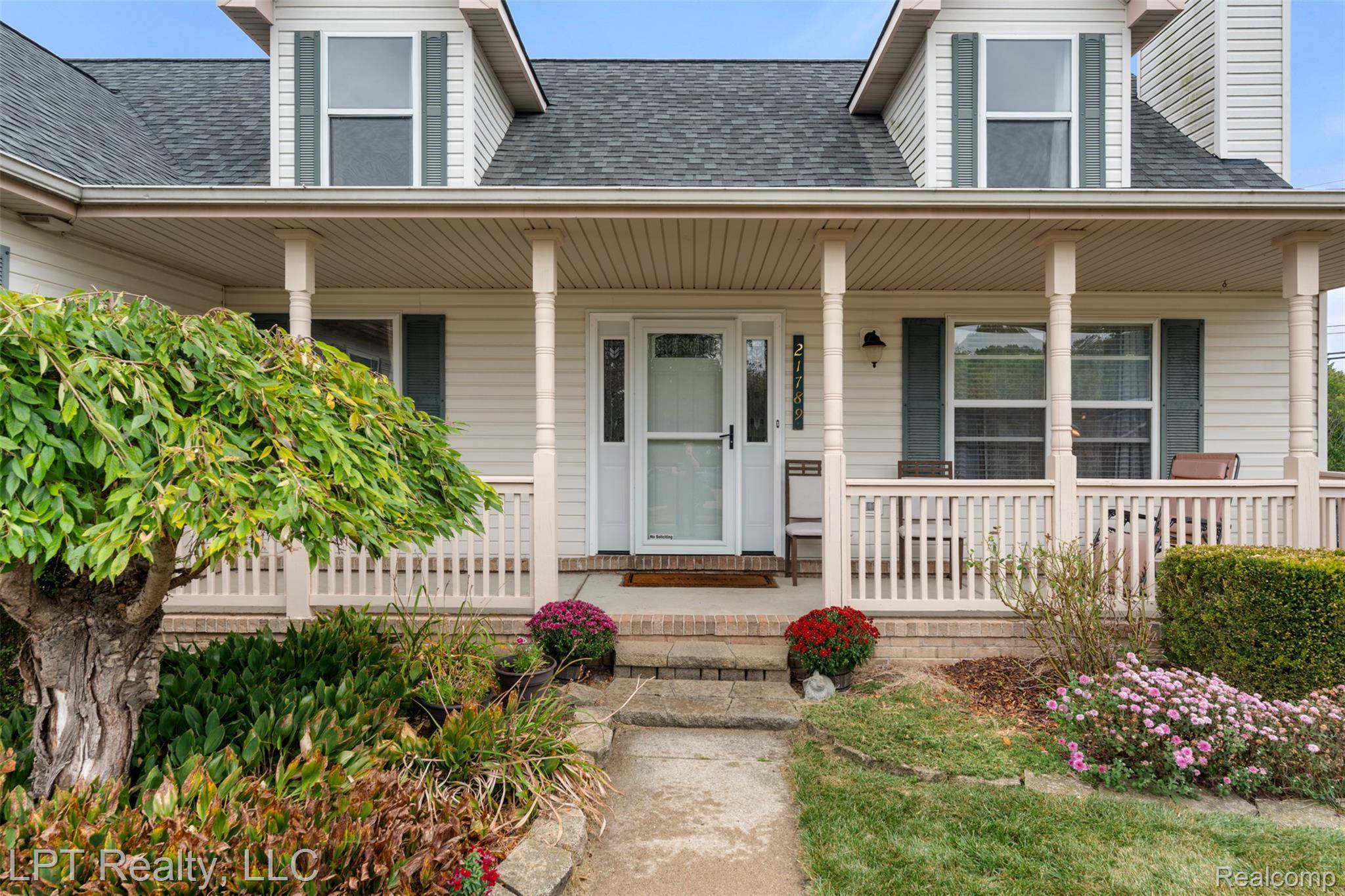 Macomb, MI 48044,21789 Magnolia CT