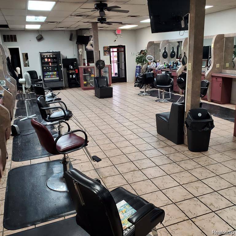 Detroit, MI 48227,9646 GREENFIELD RD