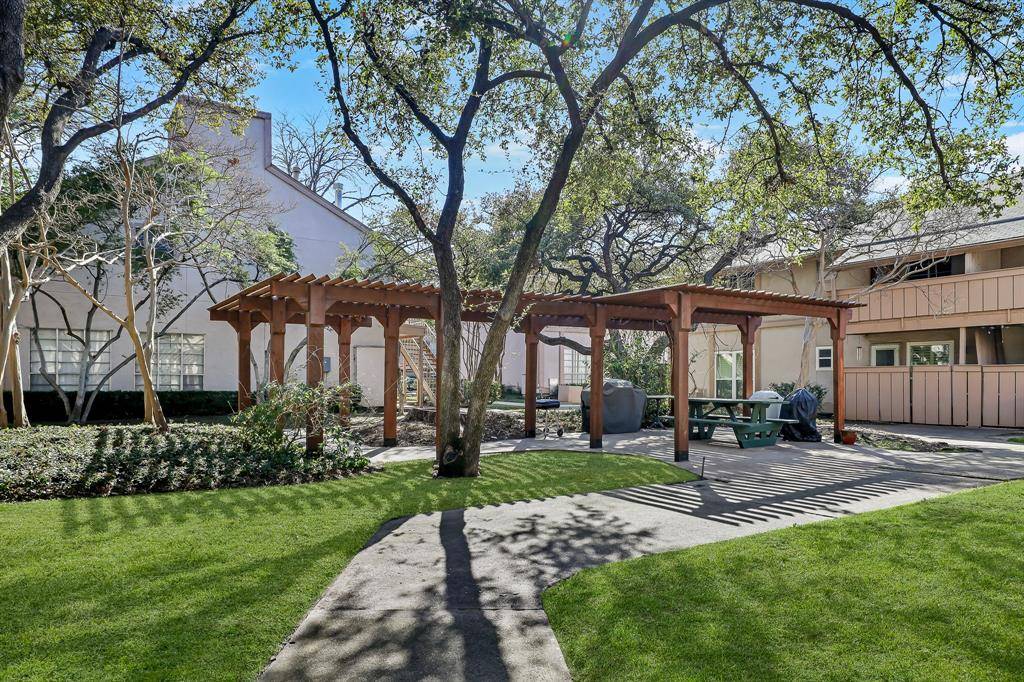 Dallas, TX 75230,10580 High Hollows Drive #T272