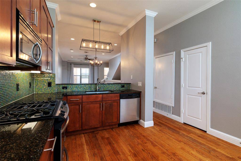 Fort Worth, TX 76102,724 Skyline Bluff Court