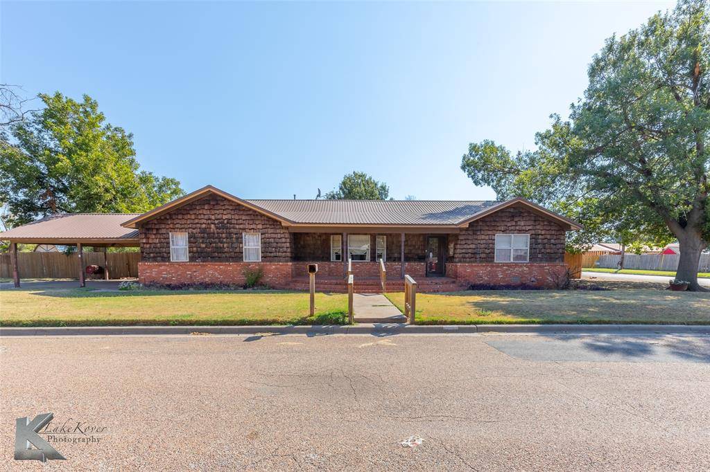 Munday, TX 76371,680 S 11th Avenue