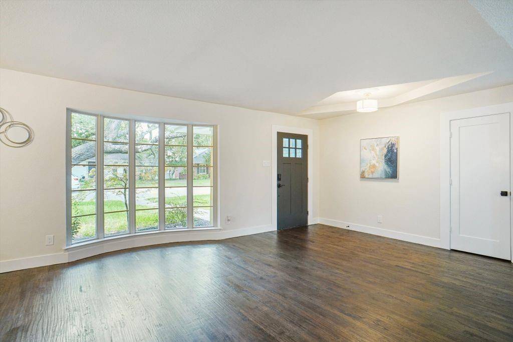 Dallas, TX 75243,9332 Loma Vista Drive