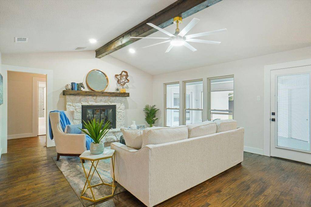 Dallas, TX 75243,9332 Loma Vista Drive