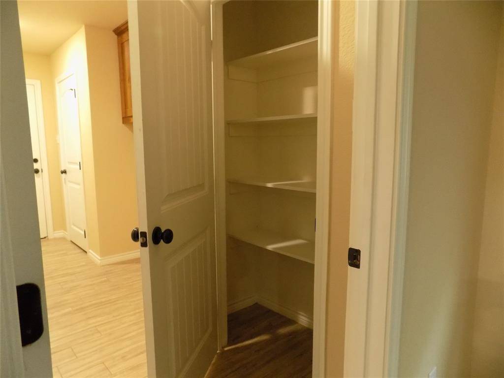 Poolville, TX 76487,2007 Brown Loop