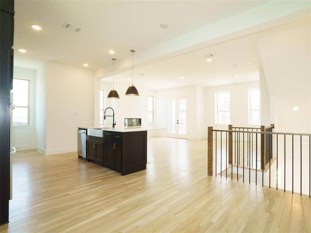 Rowlett, TX 75088,9311 Easy Street