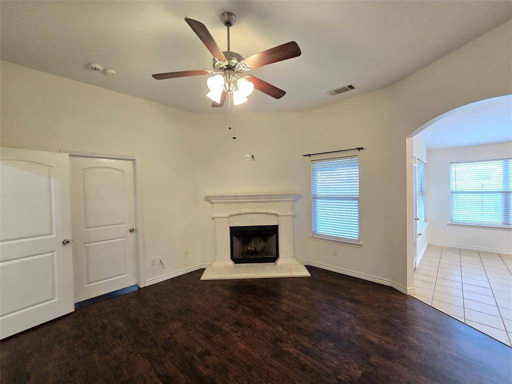 Azle, TX 76020,124 Bridlewood Street