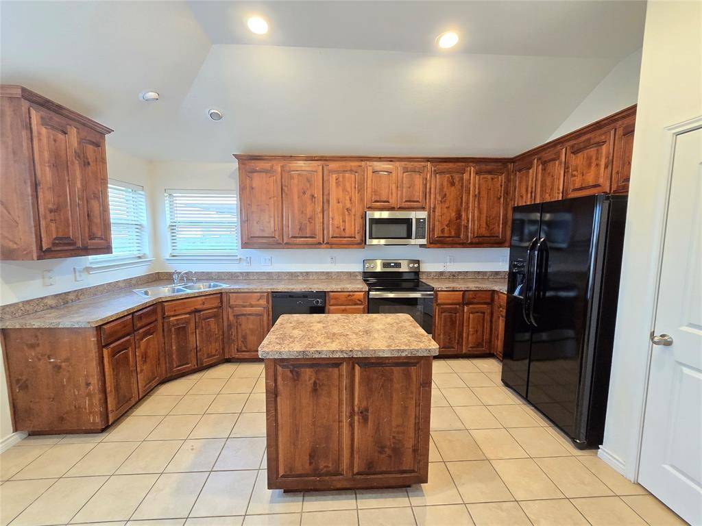 Azle, TX 76020,124 Bridlewood Street