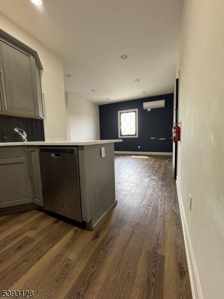 Lodi Boro, NJ 07644,183 Garibaldi Ave #207