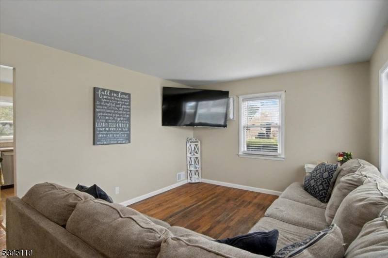 Kenilworth Boro, NJ 07033,144 N Michigan Ave