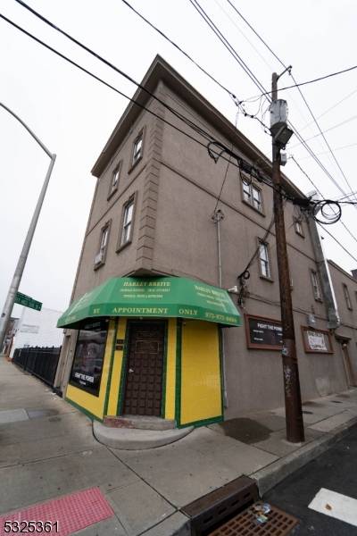 Paterson City, NJ 07501,331 Straight St #3