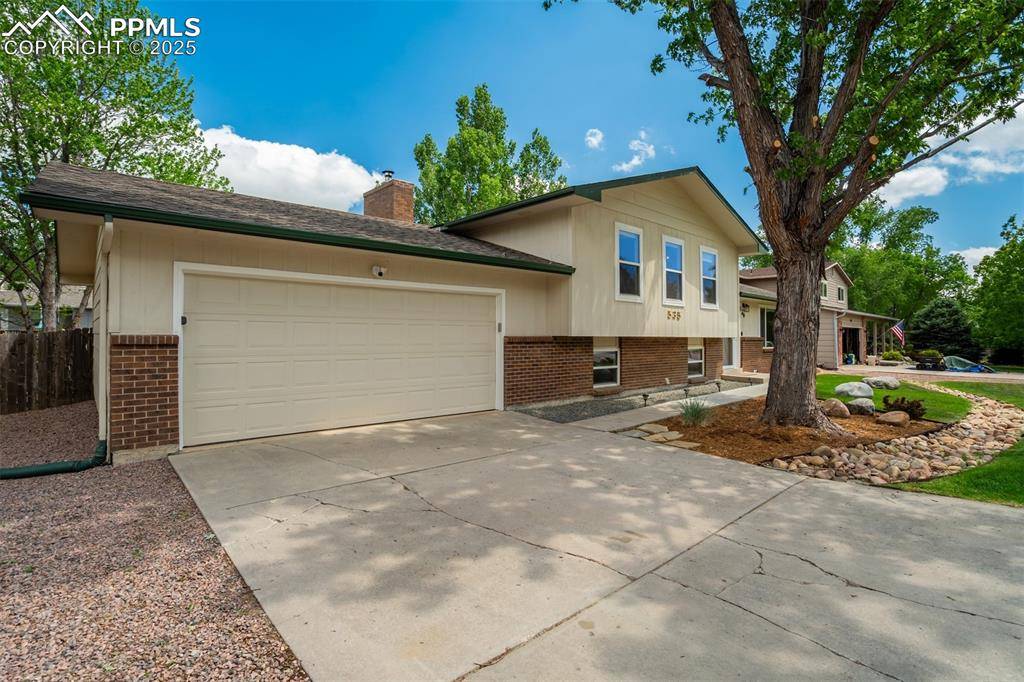 Colorado Springs, CO 80919,535 Silver Spring CIR