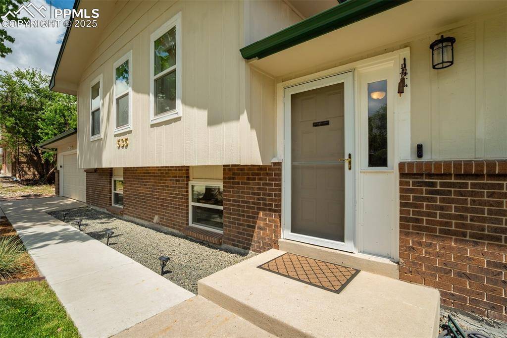 Colorado Springs, CO 80919,535 Silver Spring CIR