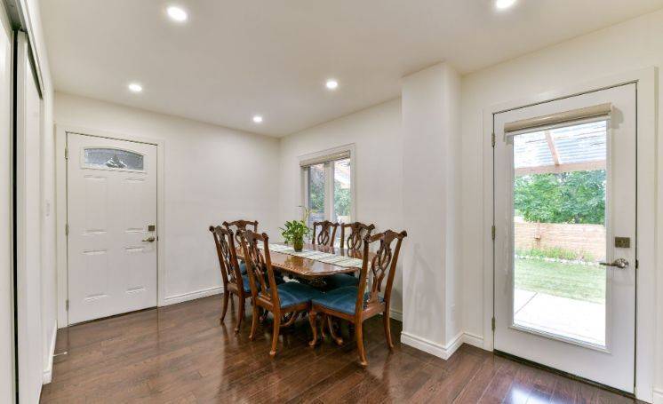 Toronto C07, ON M2R 2E2,68 Devondale AVE