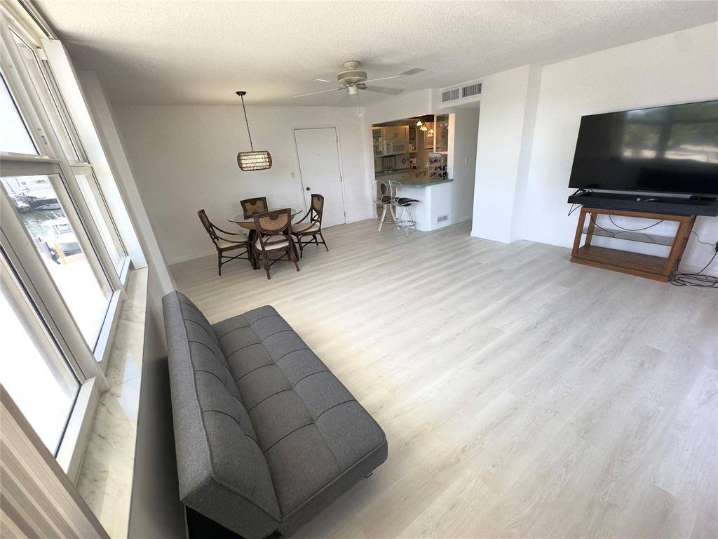 Fort Lauderdale, FL 33316,1 Las Olas Circle #117