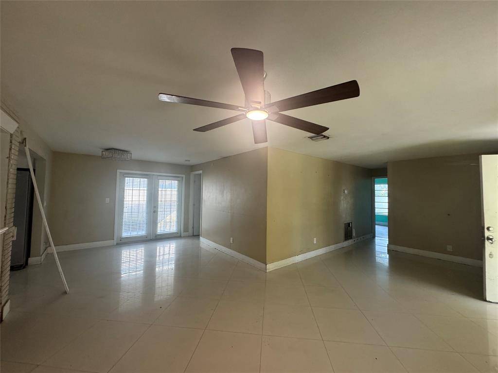 Pompano Beach, FL 33060,160 SE 15th Ave