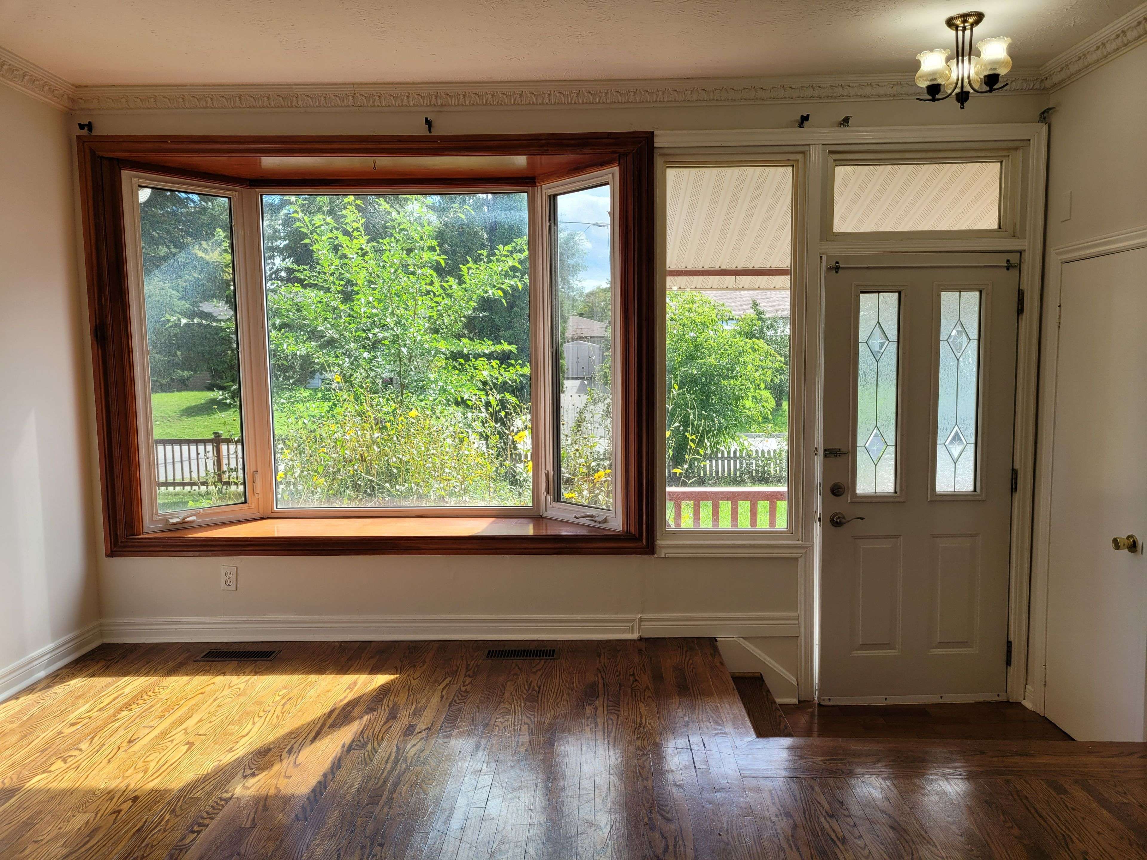 Richmond Hill, ON L4C 2W9,229 Alsace RD #Main Floor