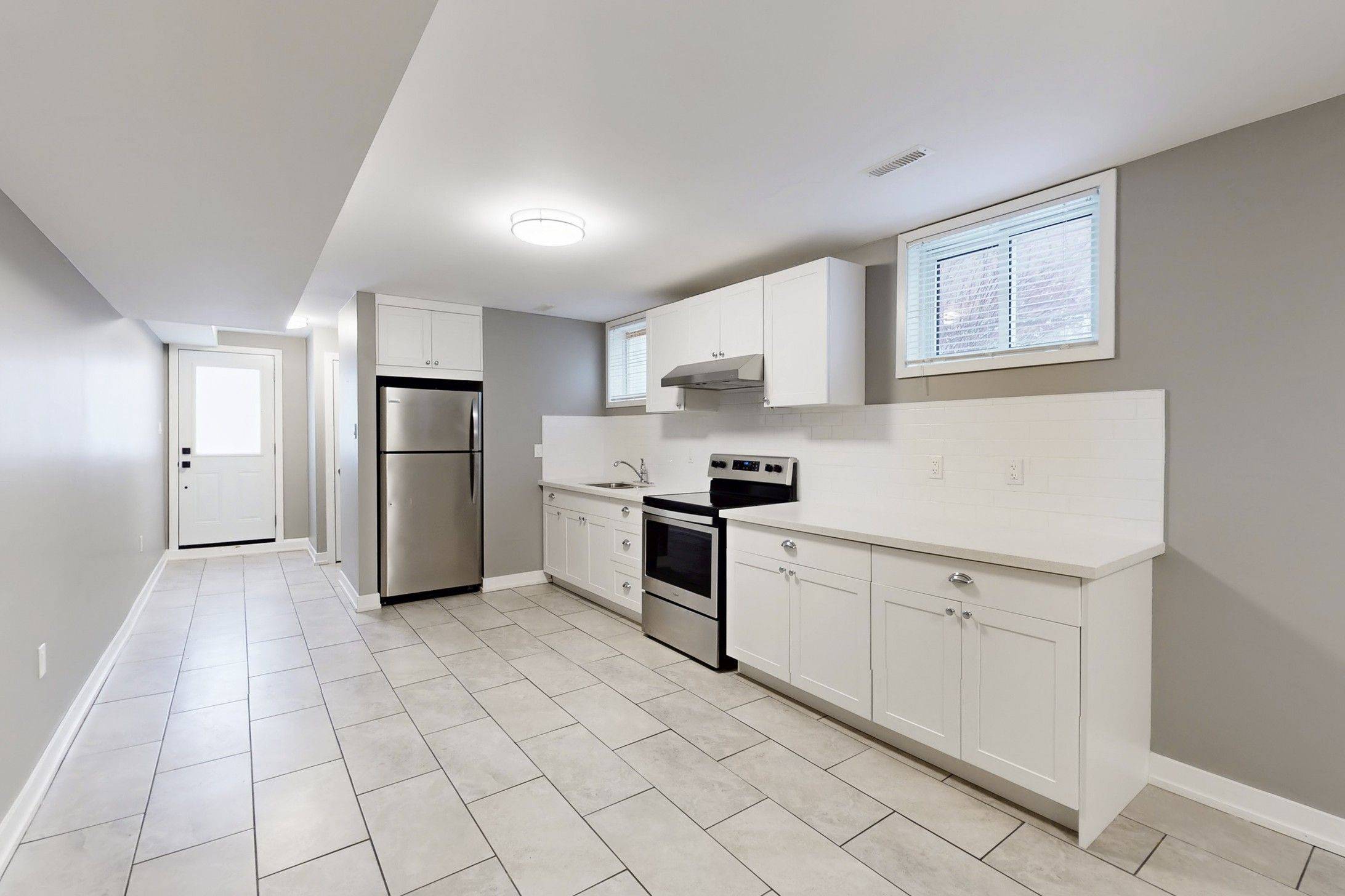 Bradford West Gwillimbury, ON L3Z 1V1,99 Fred Cook DR #Lower