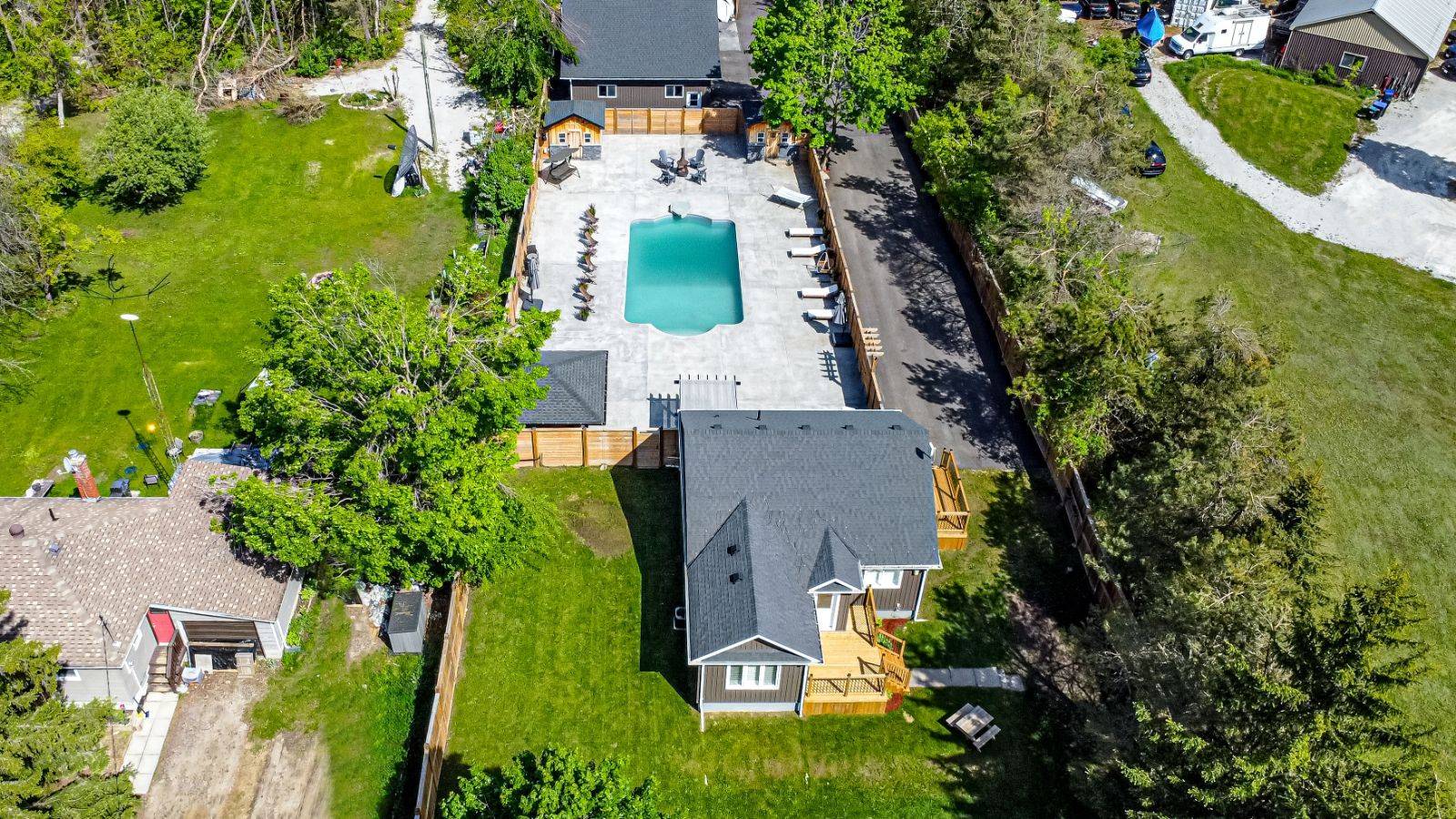 Oro-medonte, ON L0L 2E0,2484 Highway 11 N/A S