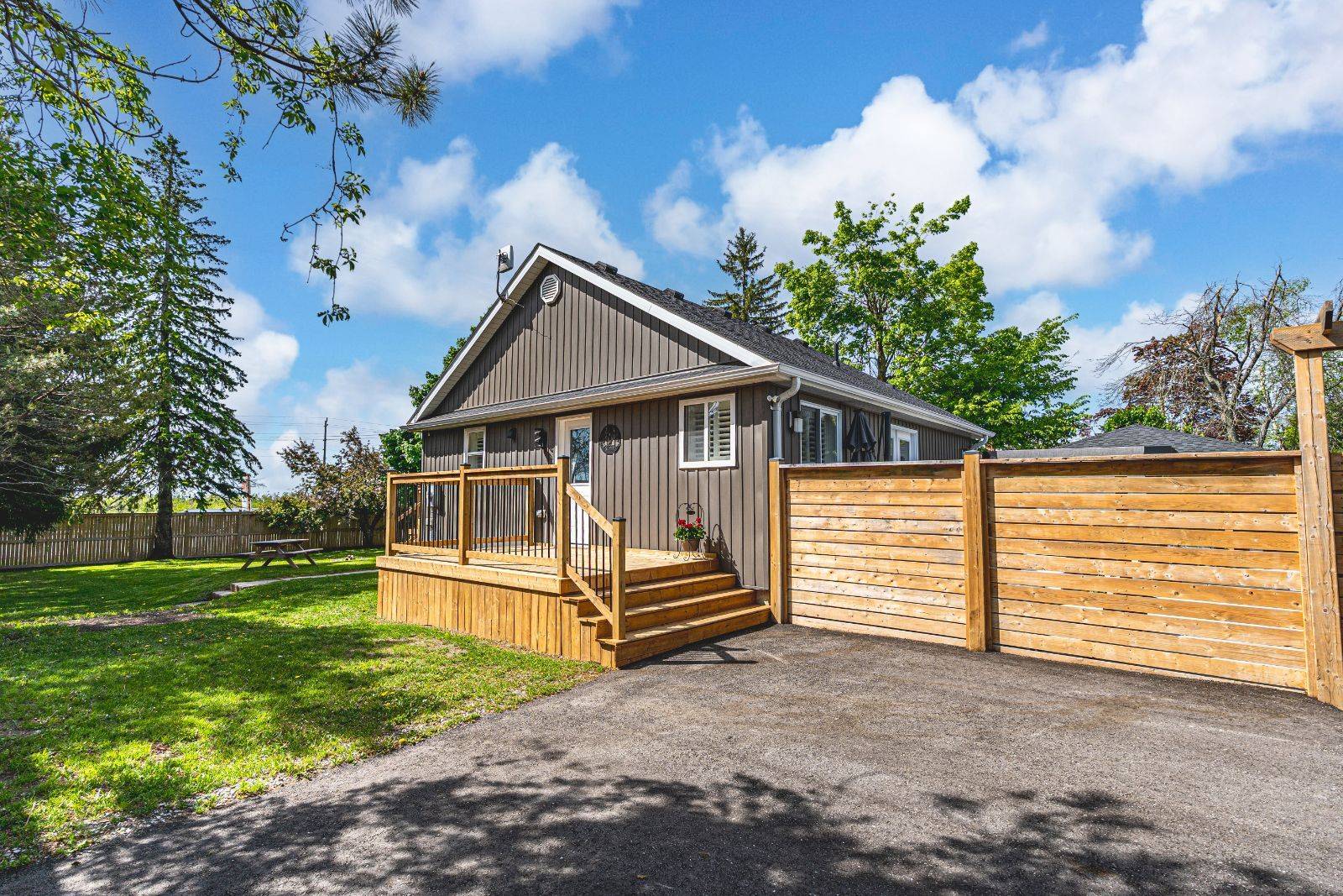 Oro-medonte, ON L0L 2E0,2484 Highway 11 N/A S