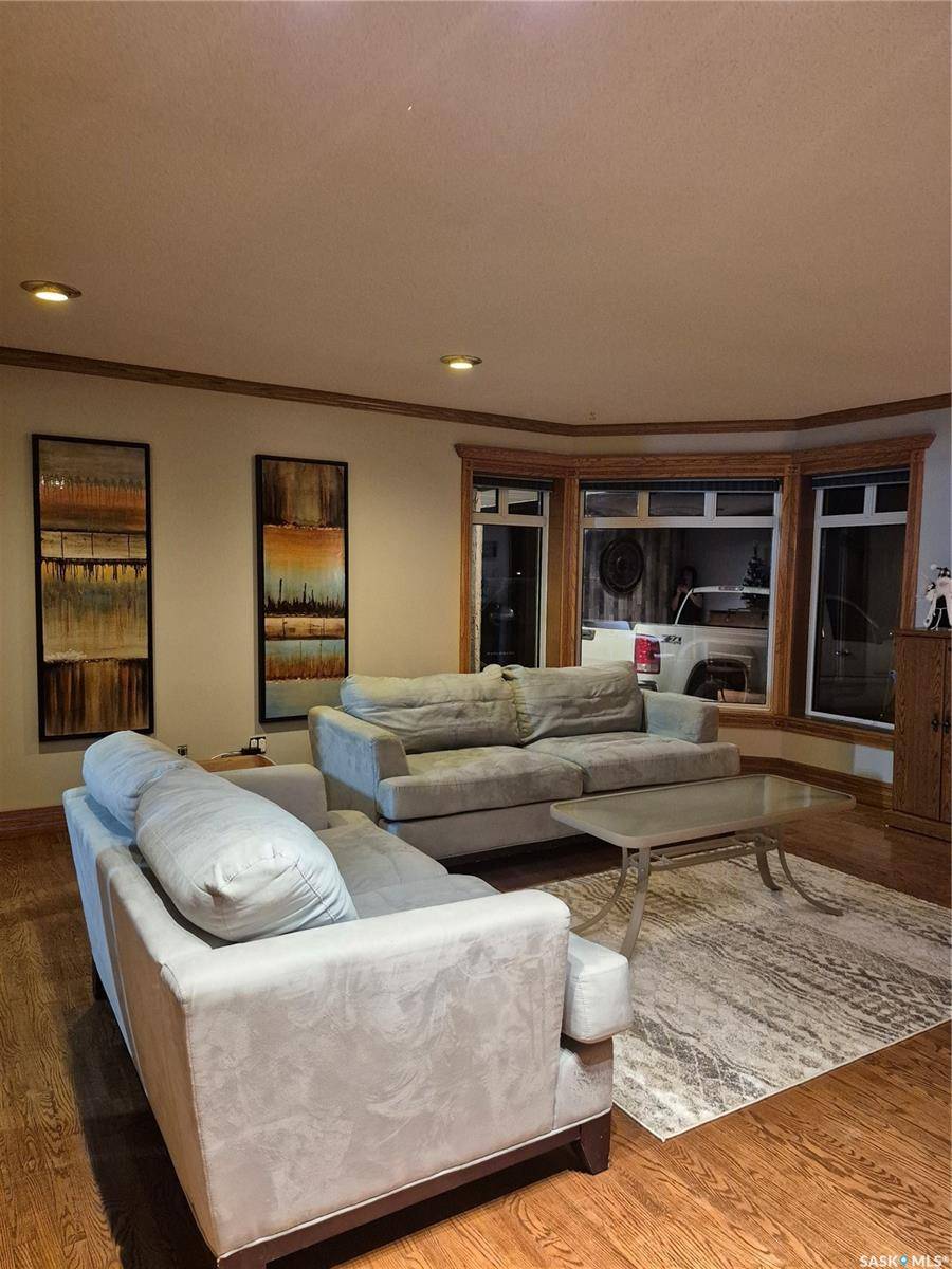 Estevan, SK S4A 0T1,1809 Third STREET