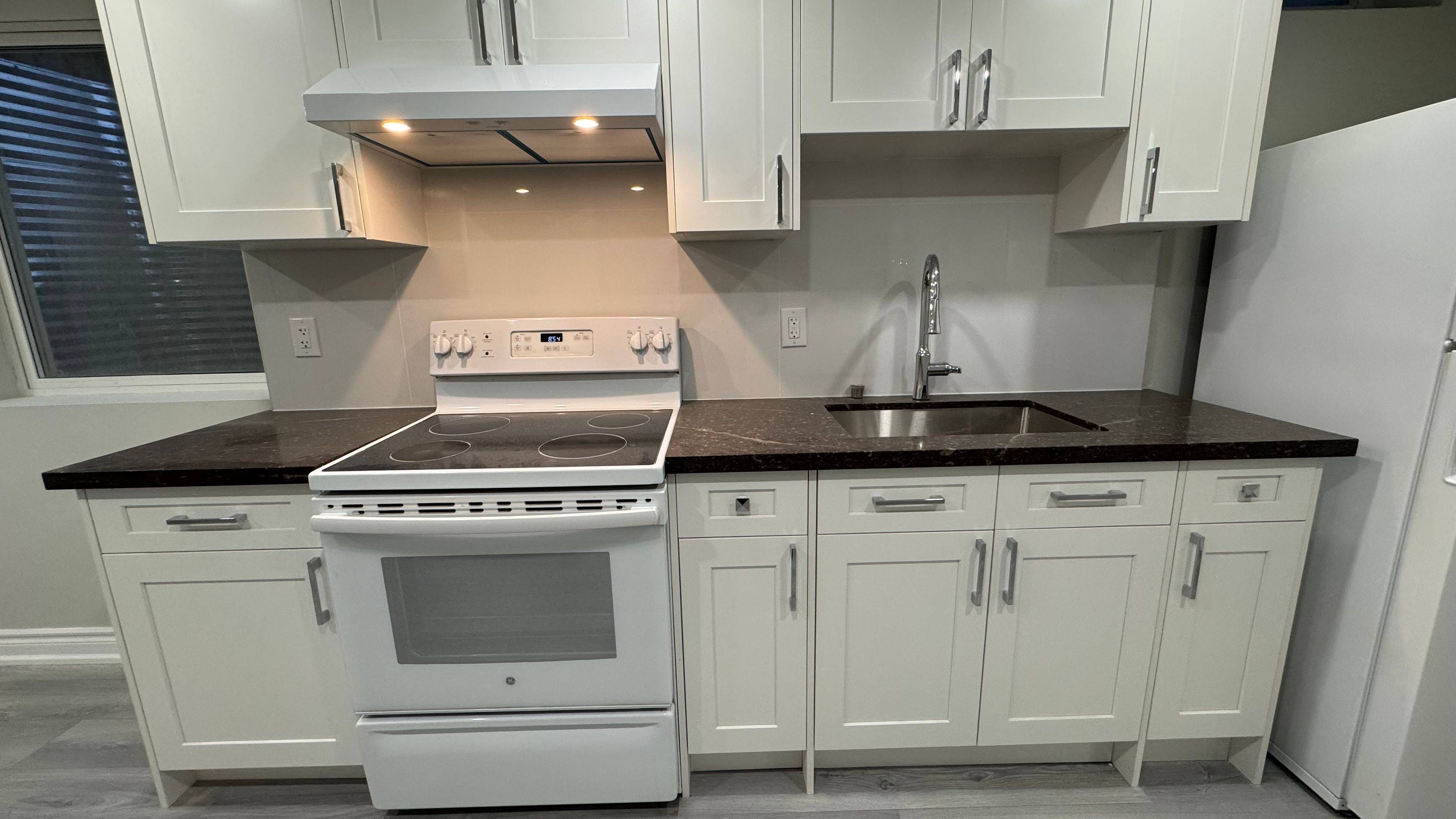 Mississauga, ON L5M 3Z4,1686 Summergrove CRES #Bsmt 2BD