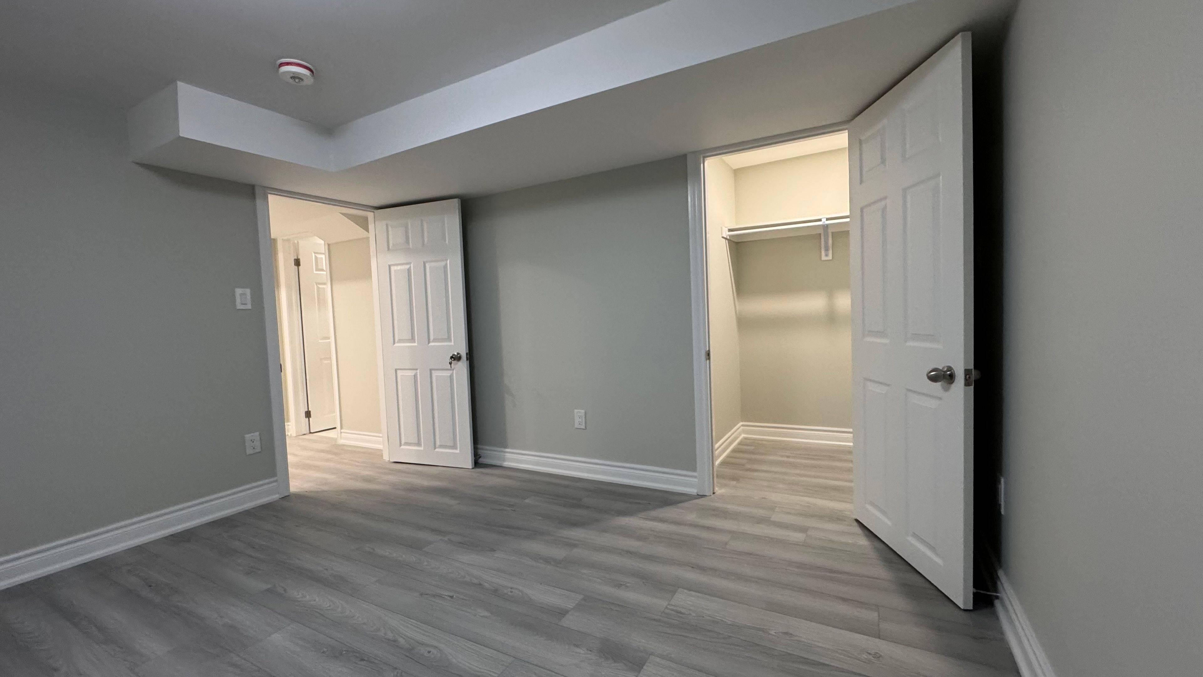 Mississauga, ON L5M 3Z4,1686 Summergrove CRES #Bsmt 2BD